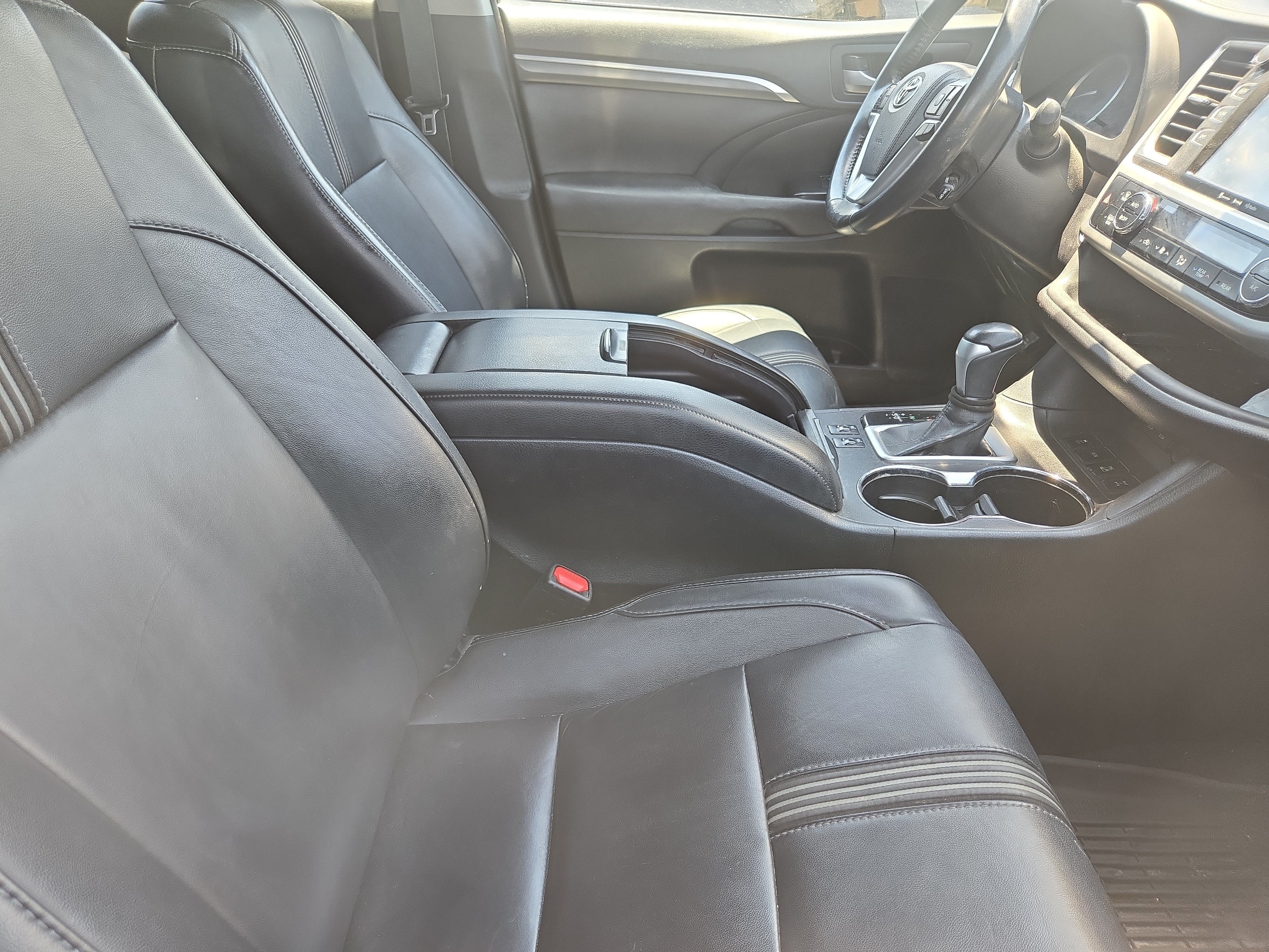 2017 Toyota Highlander SE