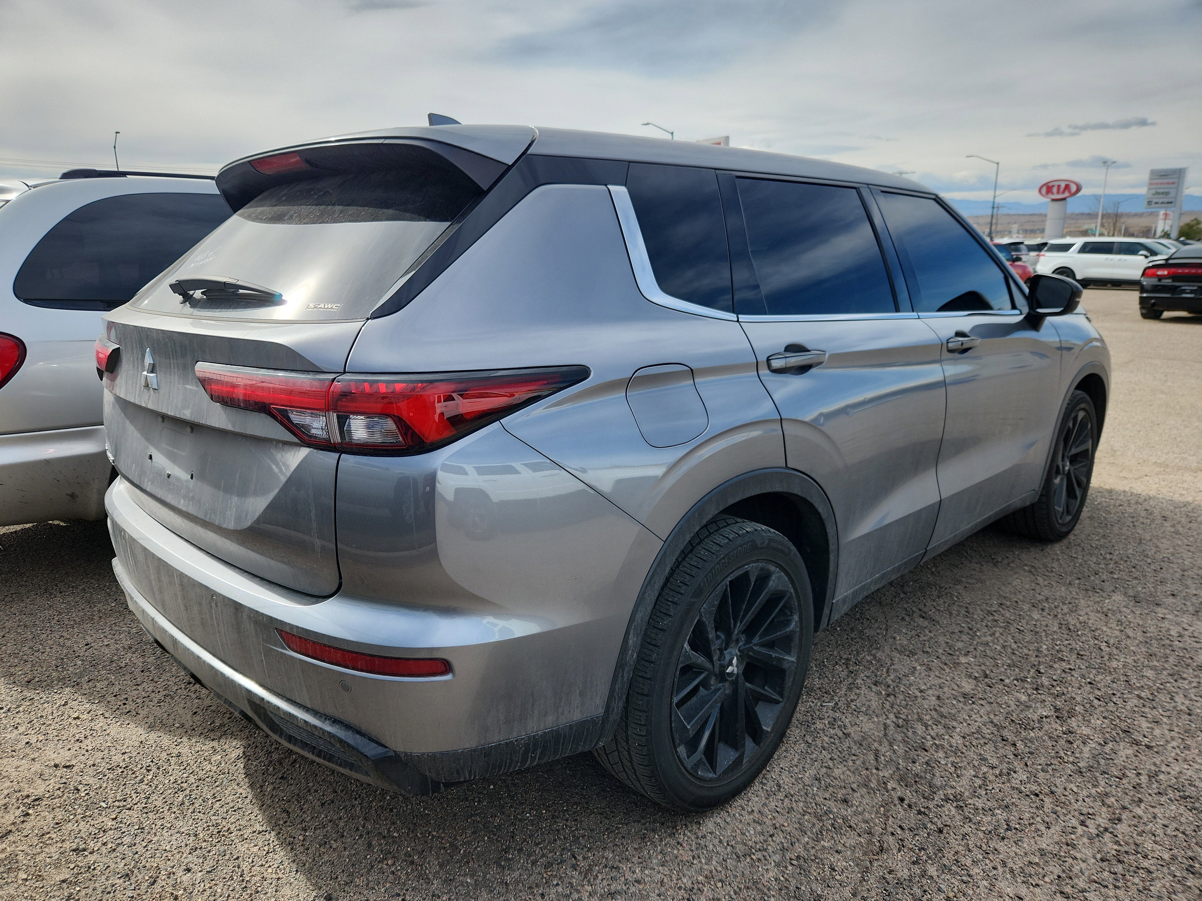 2022 Mitsubishi Outlander Black Edition