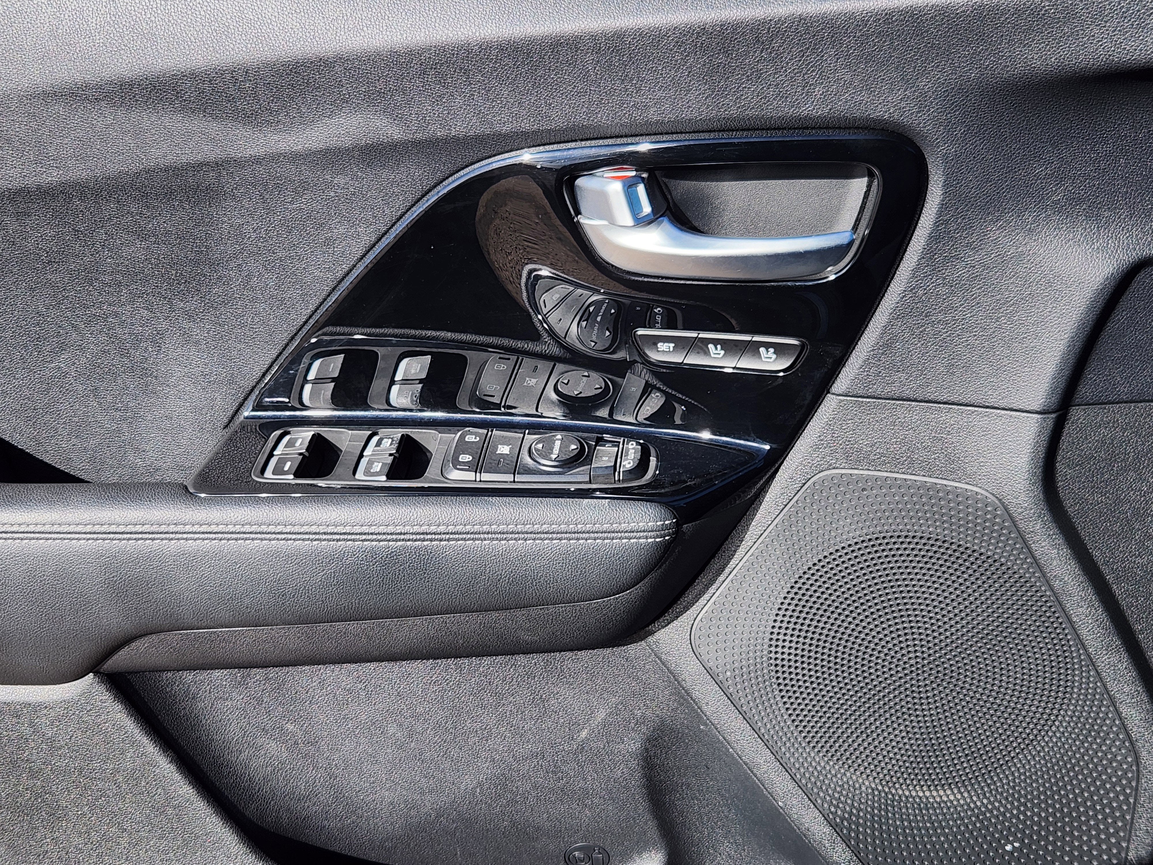 2022 Kia Niro Plug-In Hybrid EX Premium