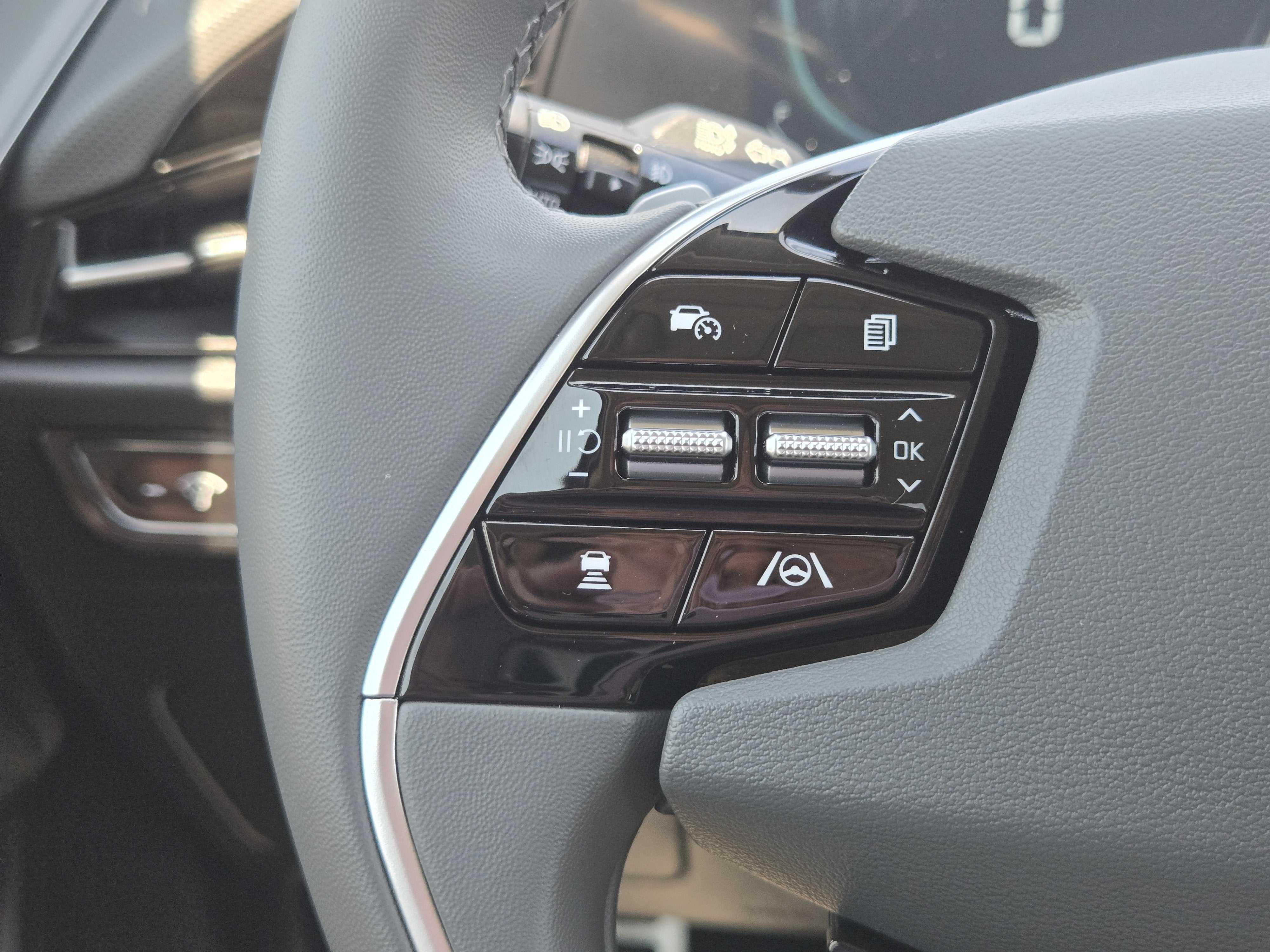 2025 Kia Niro SX Touring