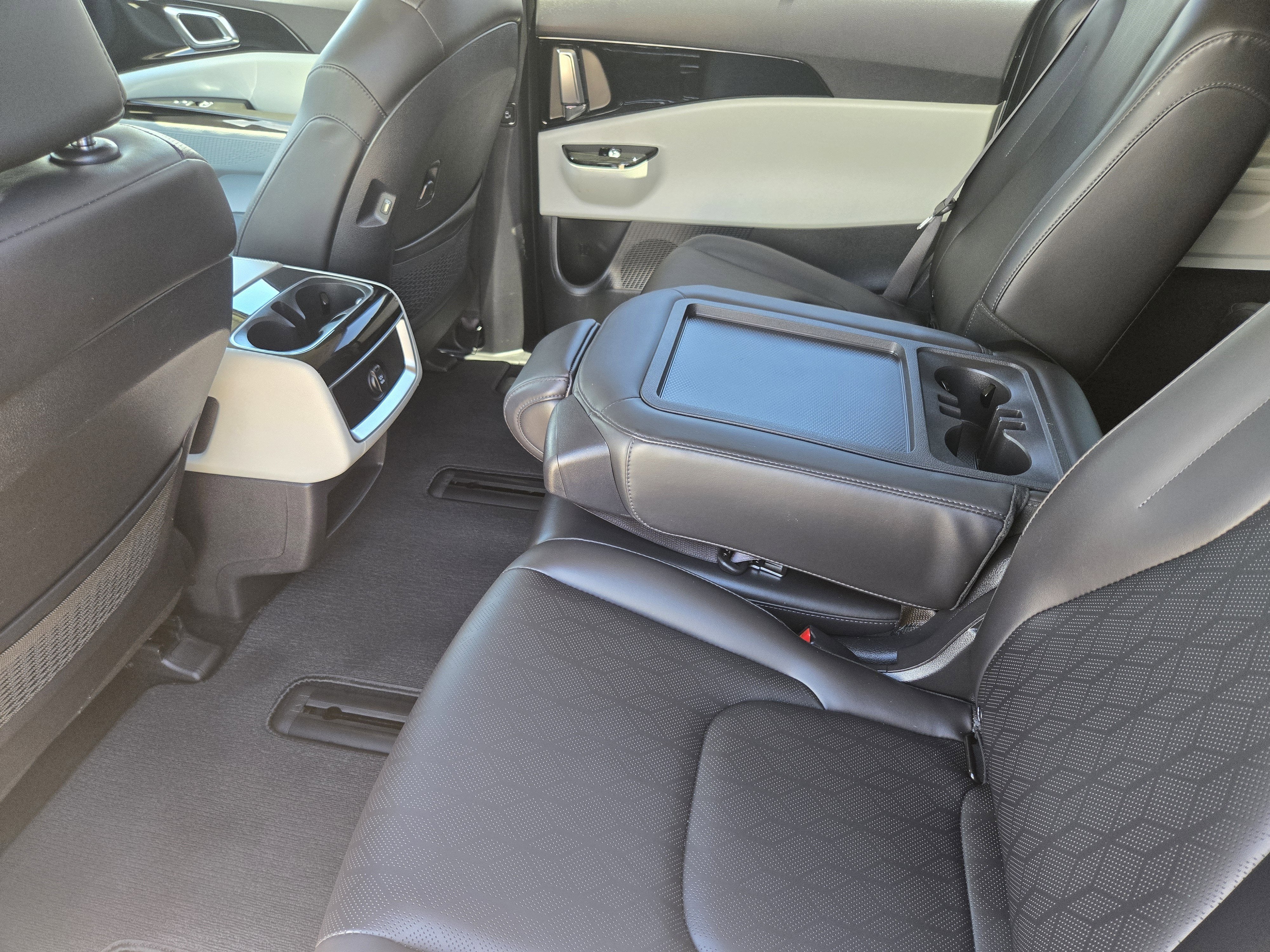 2023 Kia Carnival EX