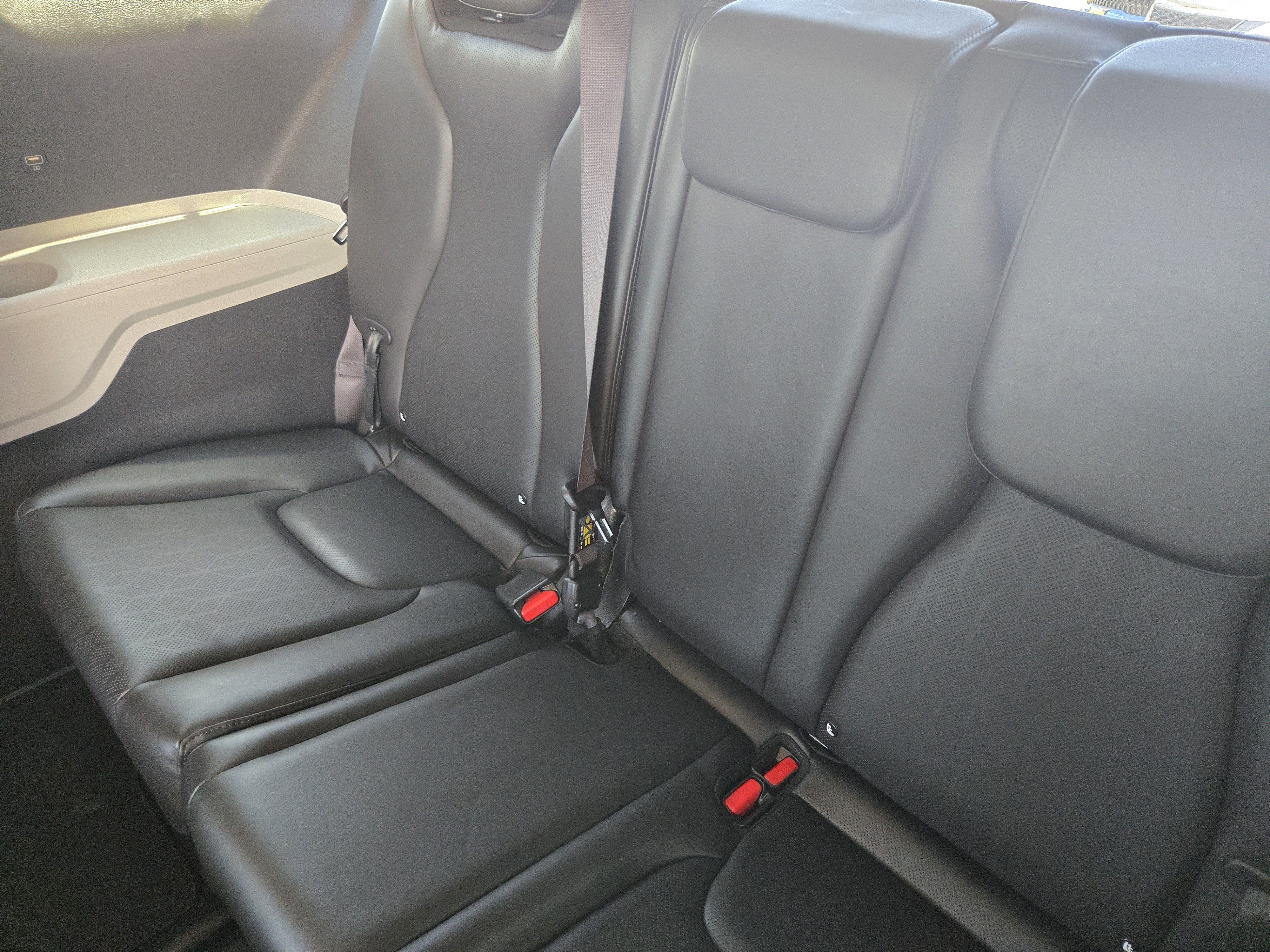 2023 Kia Carnival EX