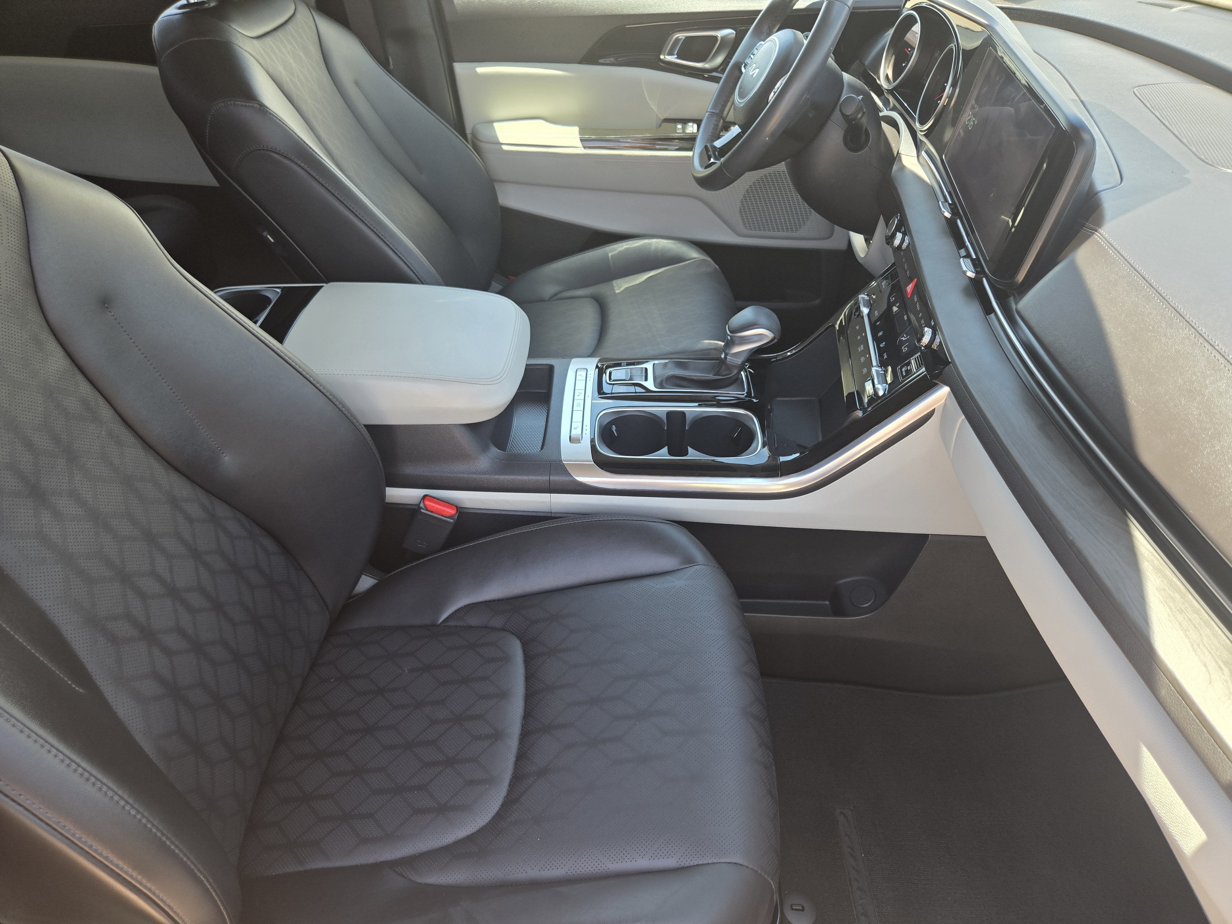2023 Kia Carnival EX