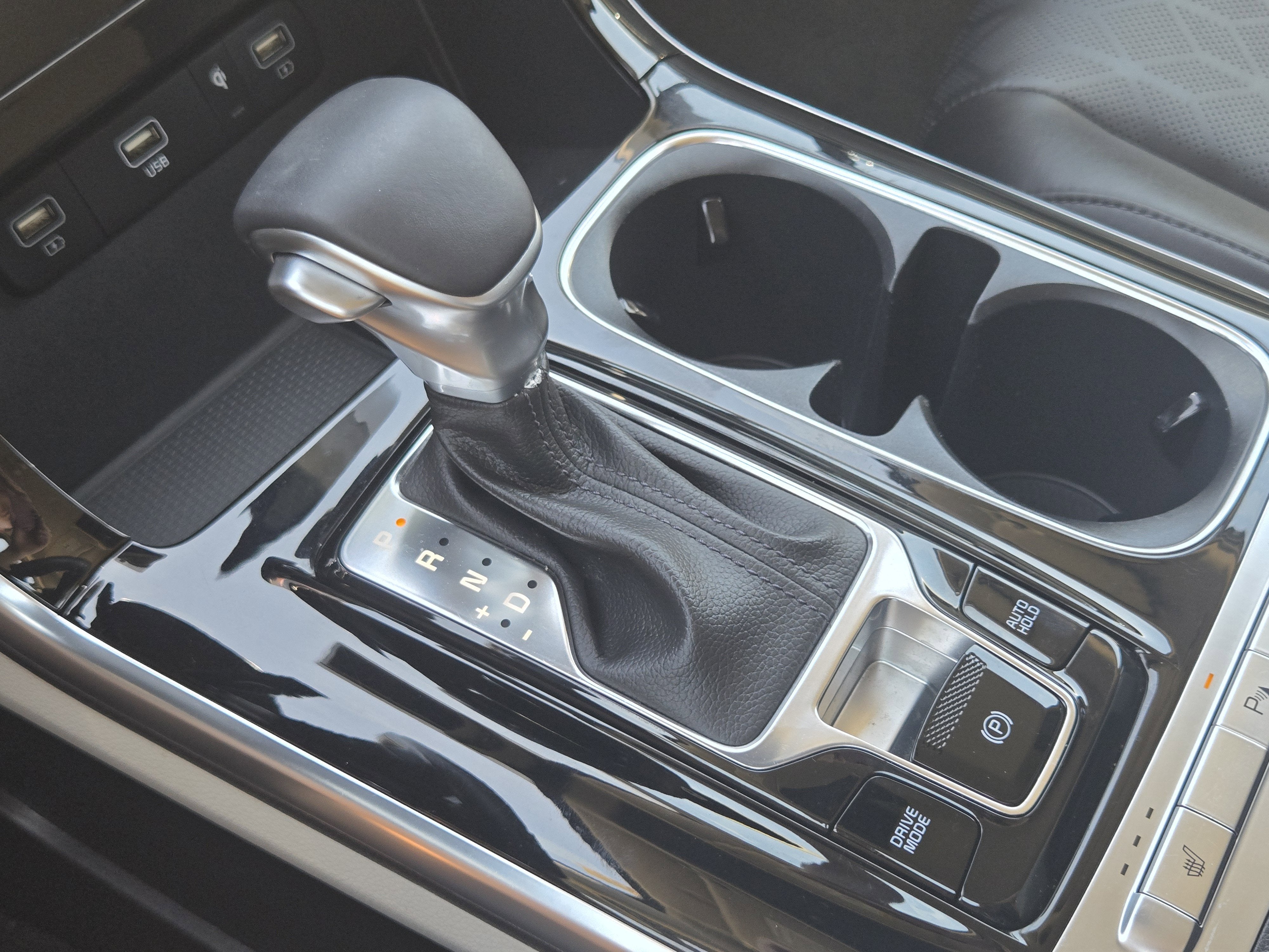 2023 Kia Carnival EX