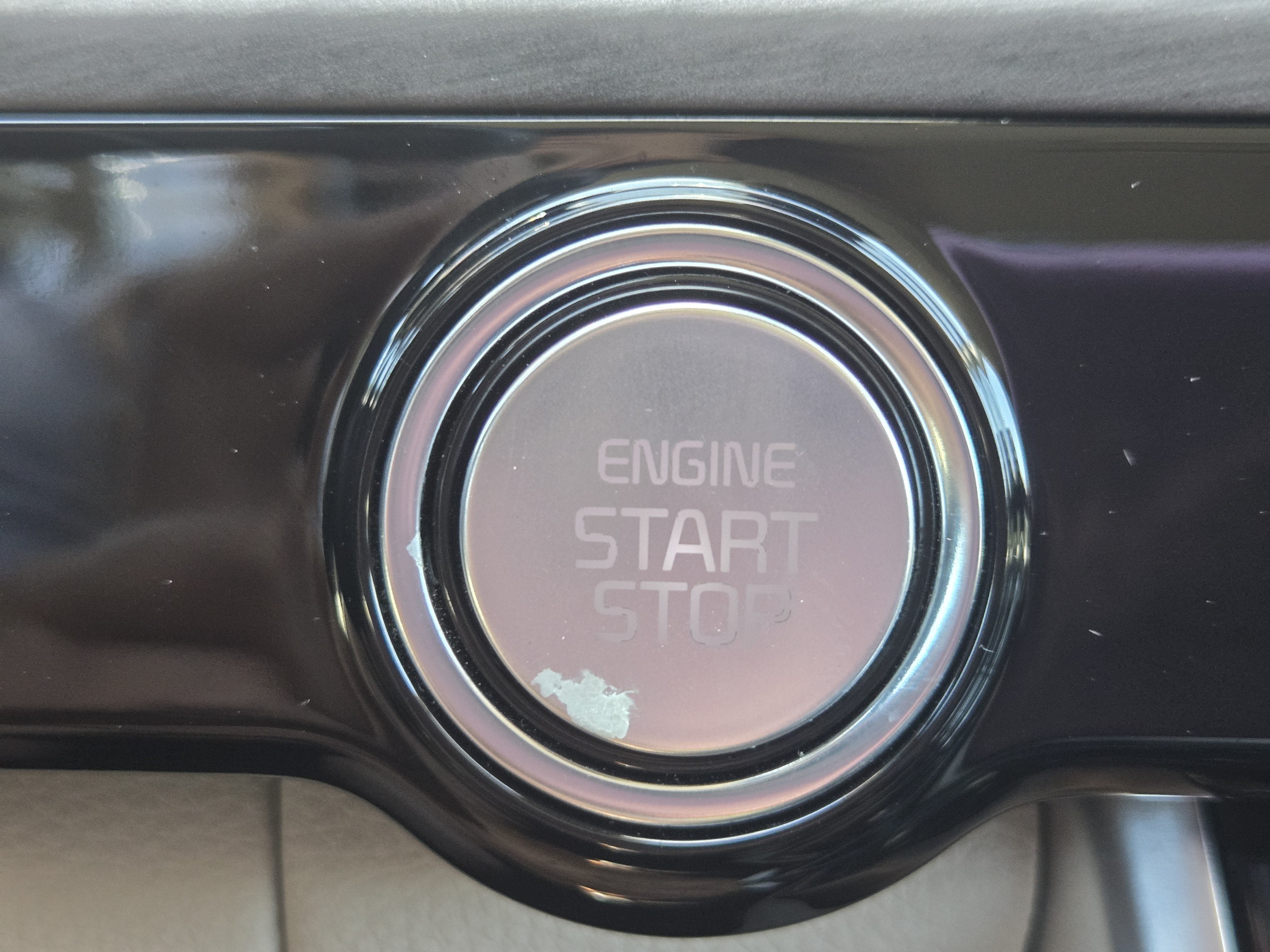 2023 Kia Carnival EX