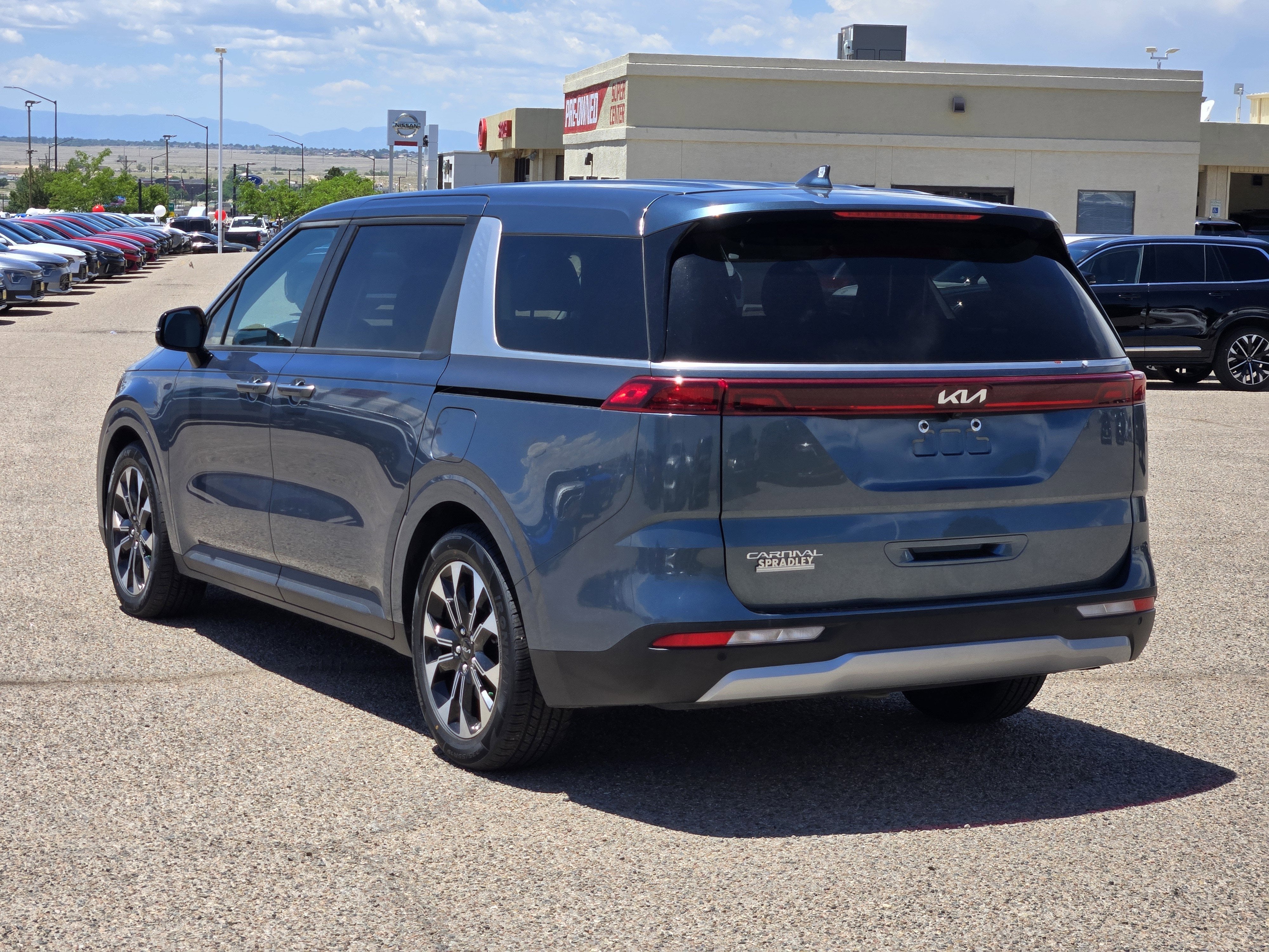 2023 Kia Carnival EX