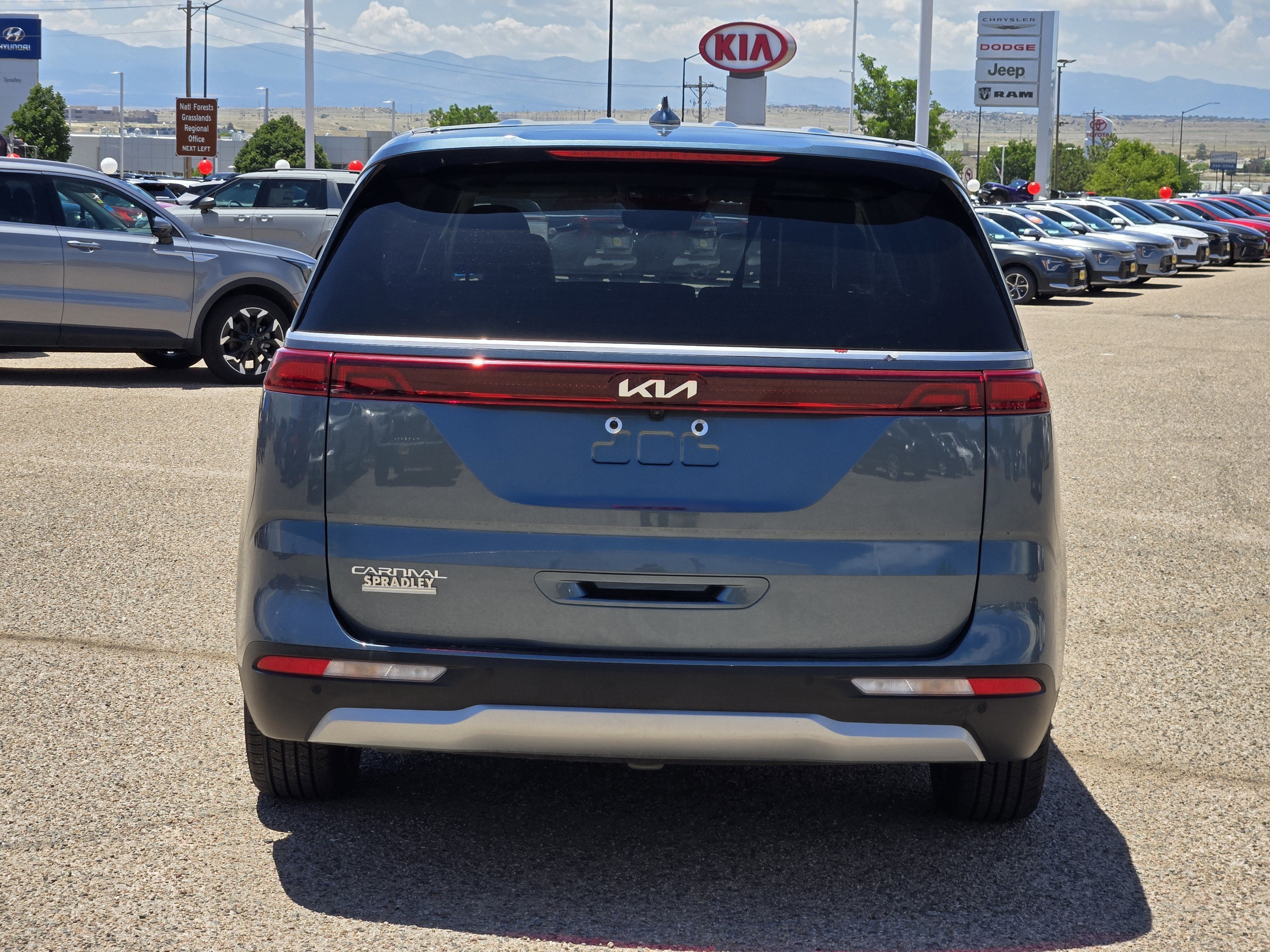 2023 Kia Carnival EX