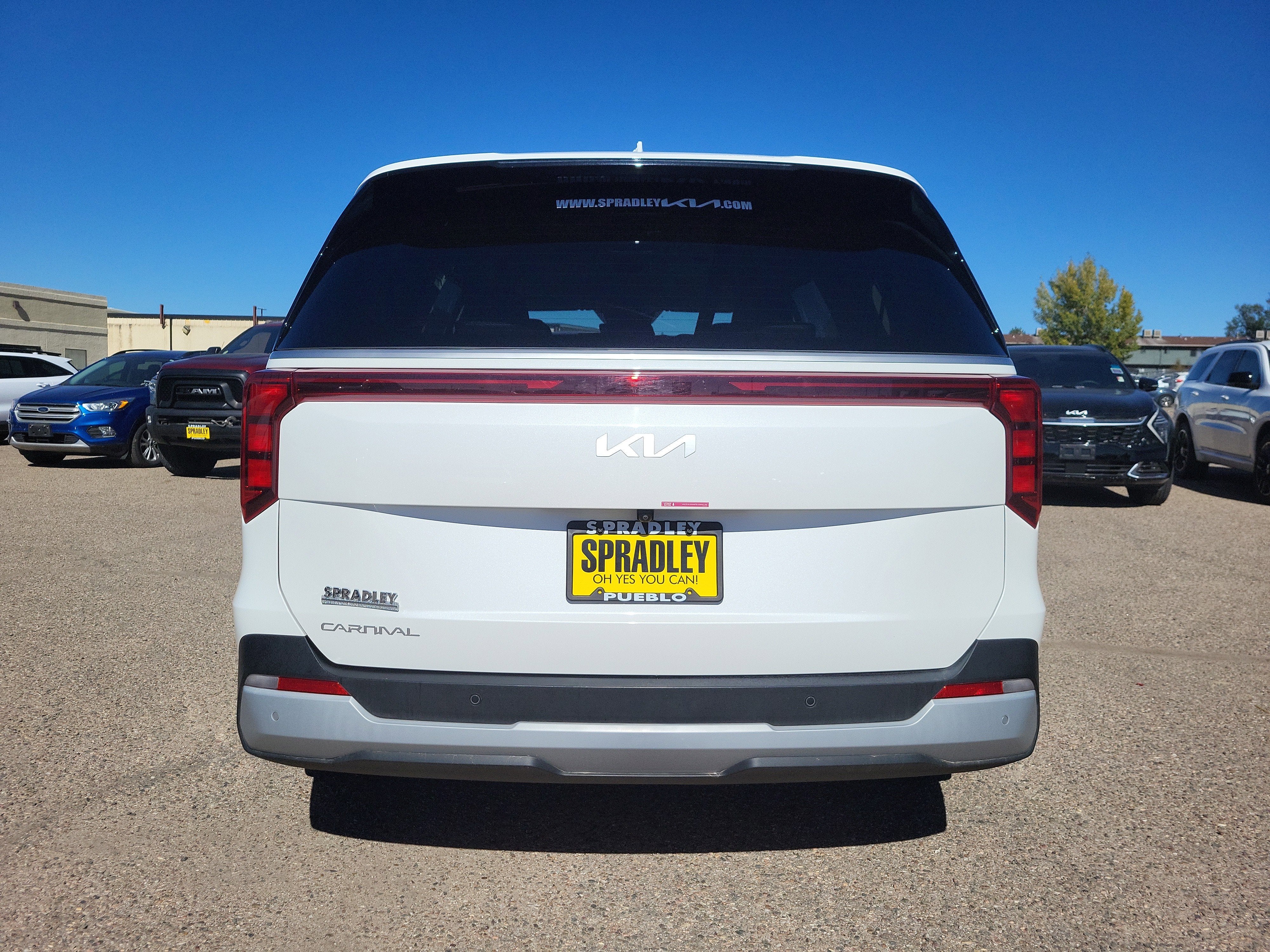 2025 Kia Carnival EX