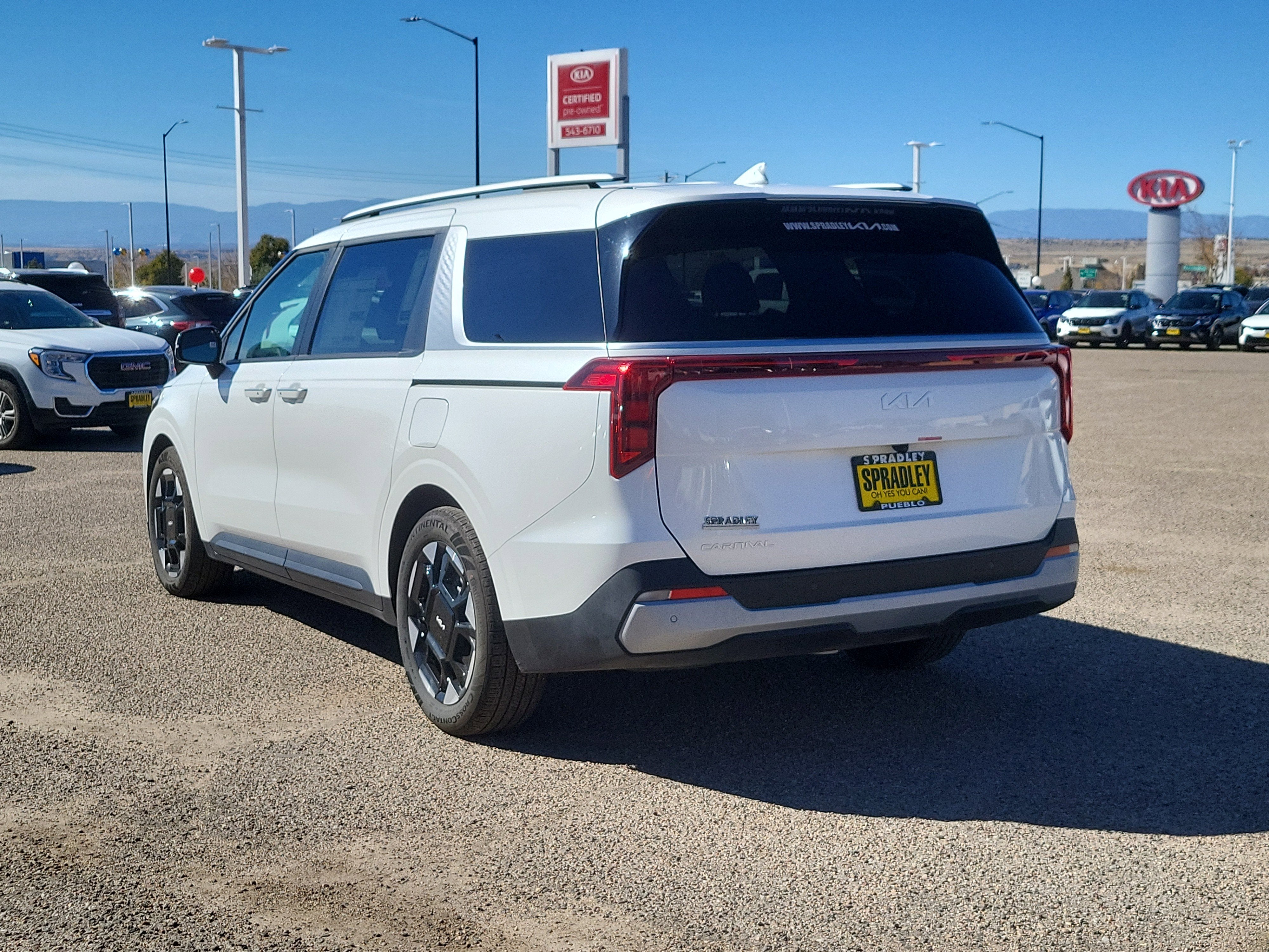 2025 Kia Carnival EX