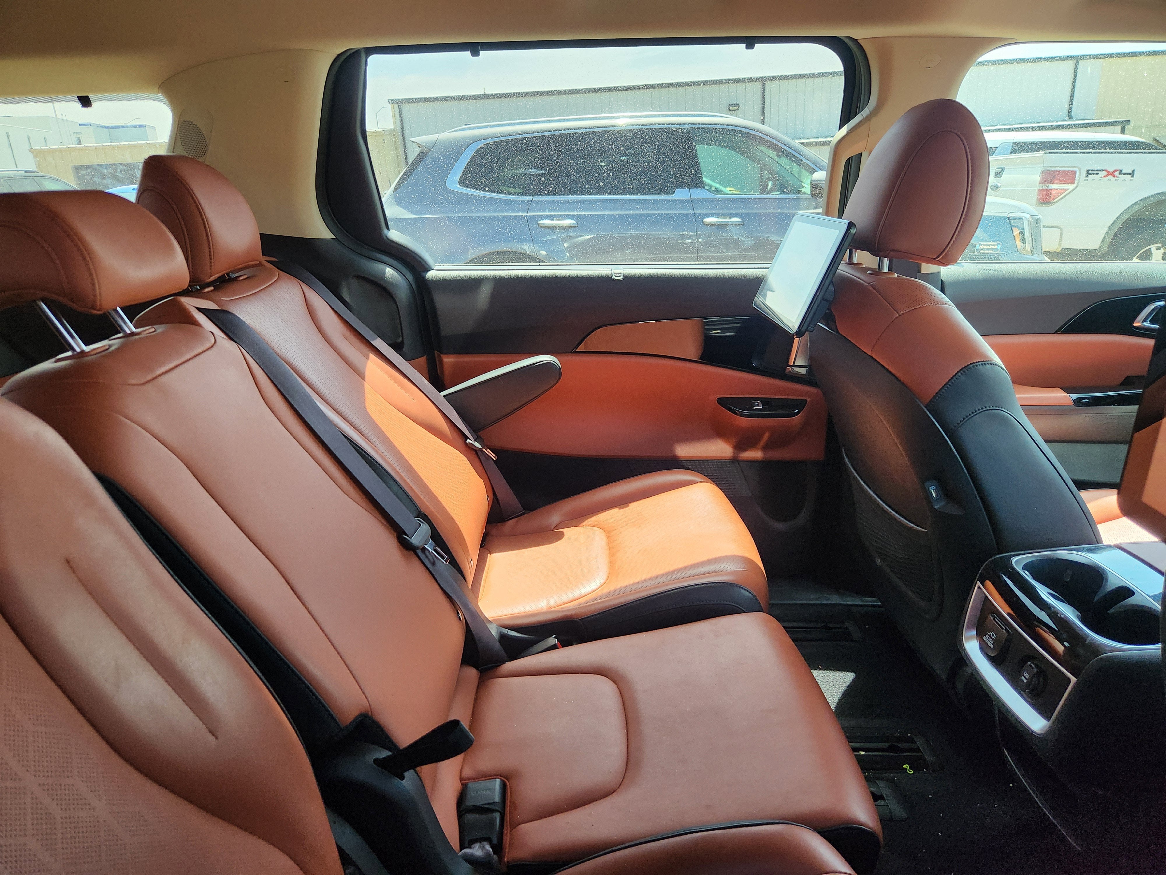 2024 Kia Carnival SX