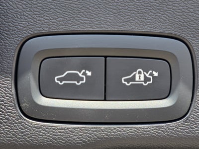 2025 Volvo XC60 Plus