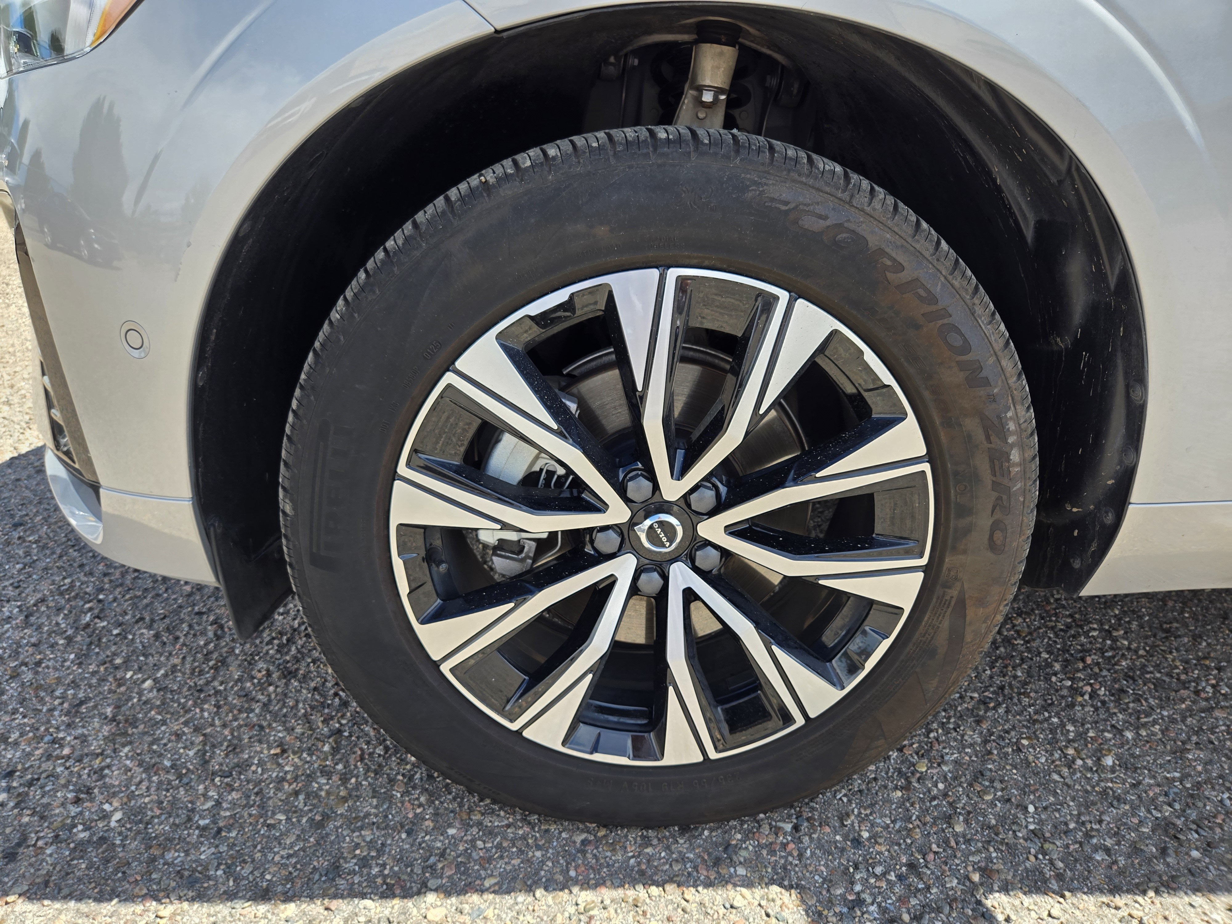 2025 Volvo XC60 Plus