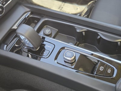 2025 Volvo XC60 Plus